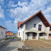 Casa la rosu in Sura Mare
