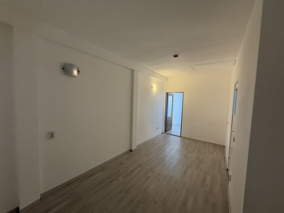Spatiu Comercial 100 mp Central 
