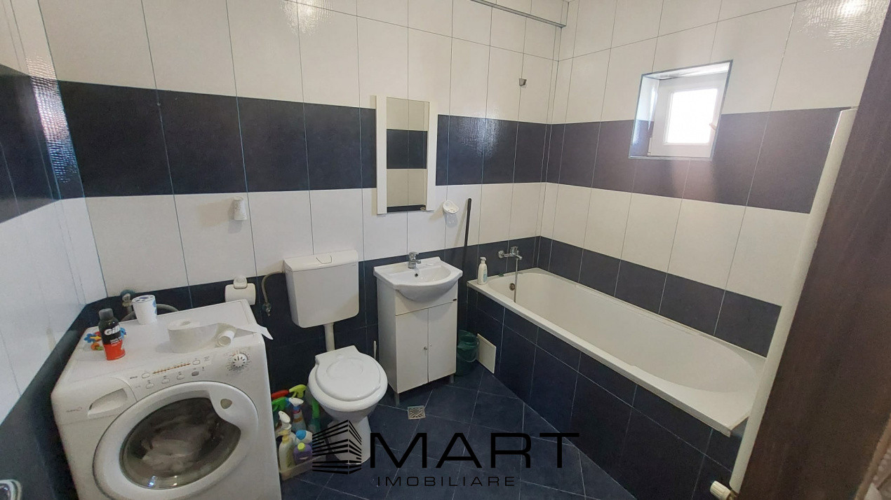 Apartament la mansarda 4 camere zona Vasile Aaron