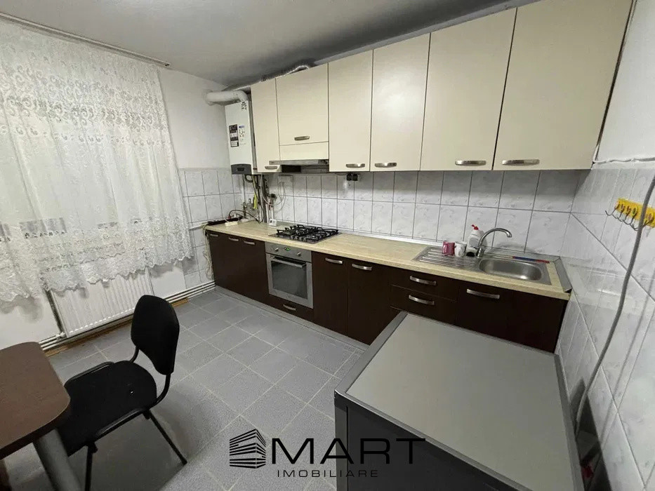 Apartament 2 camere decomandat situat la parterul unui bloc in zona Terezian