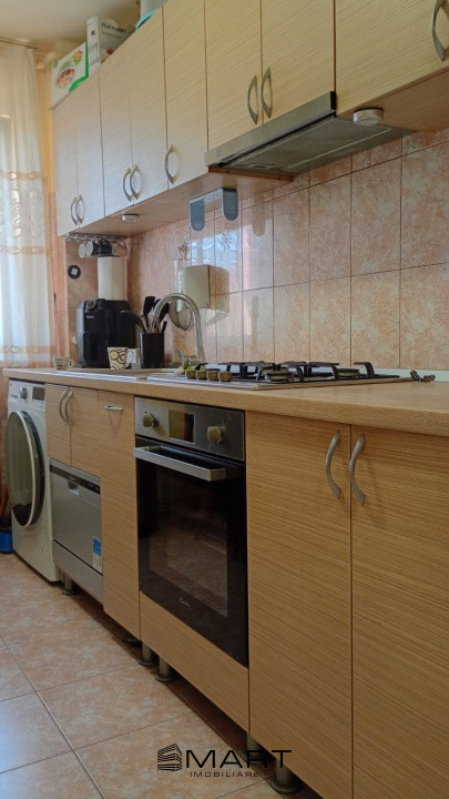 OCAZIE! Apartament cochet 2 camere etaj 3/4 zona V. Aaron