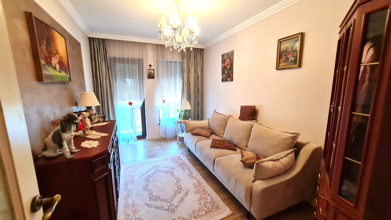 Duplex modern Selimbar