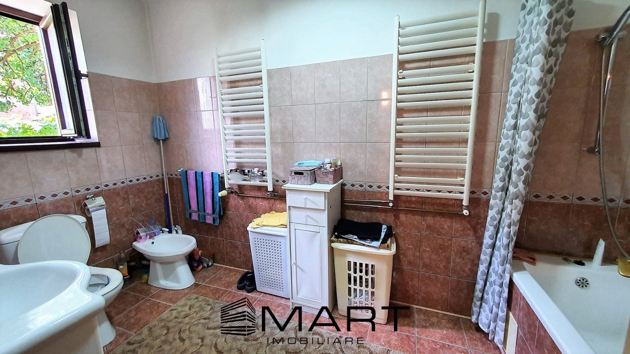 Casa 300 mp cu teren 430 mp Calea Poplacii