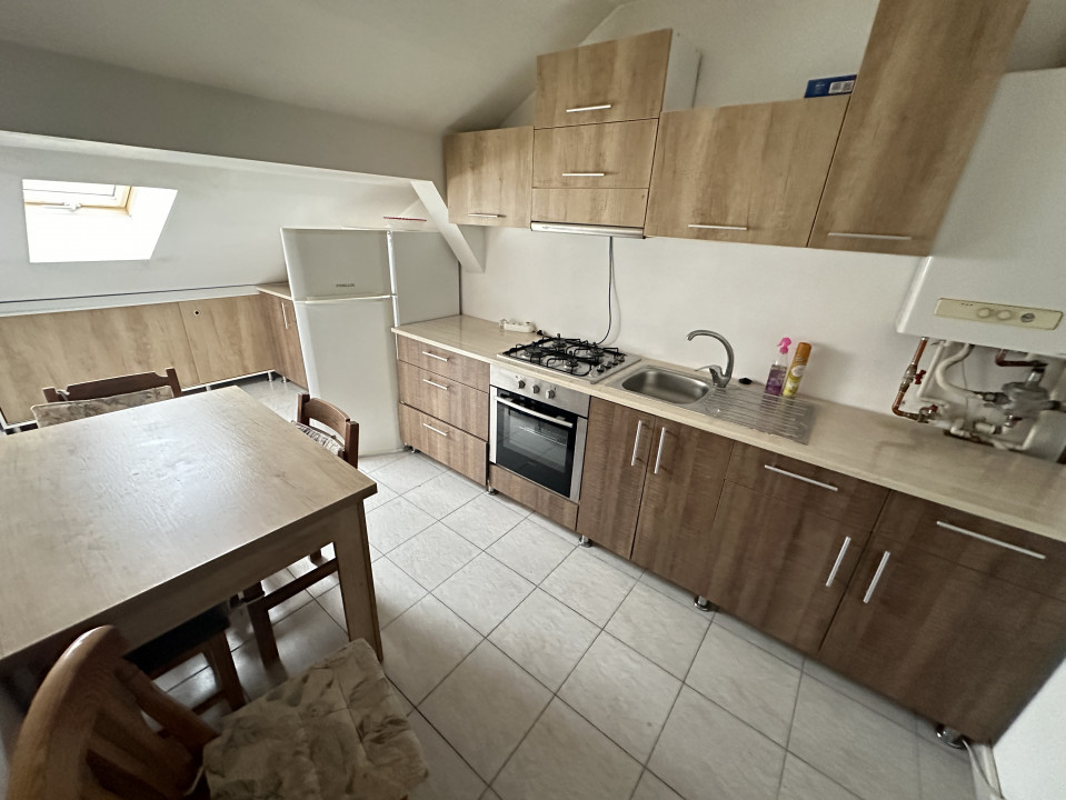 Apartament 3 camere 100mp zona Tilisca