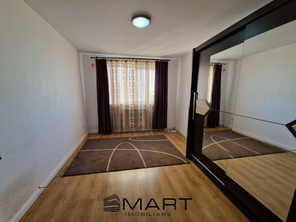 Apartament cu 3 camere in zona Supeco 