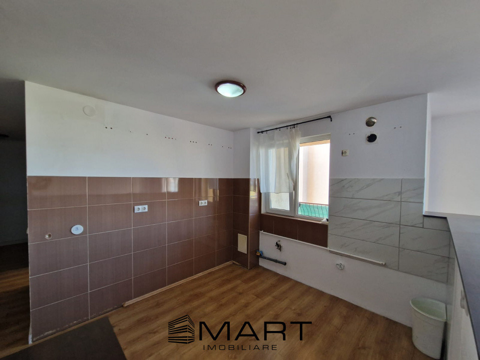 Apartament cu 3 camere in zona Supeco 