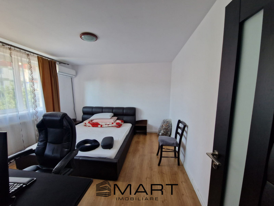 Apartament cu 3 camere in zona Supeco 