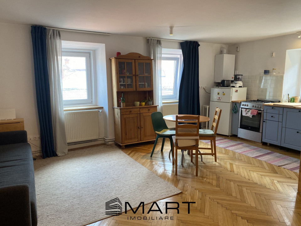 Apartament 3 camere in centrul istoric - strada Turnului si piata Huet
