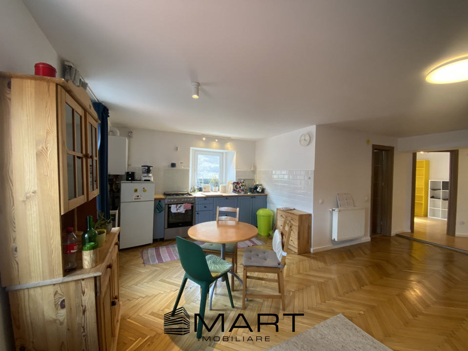 Apartament 3 camere in centrul istoric - strada Turnului si piata Huet