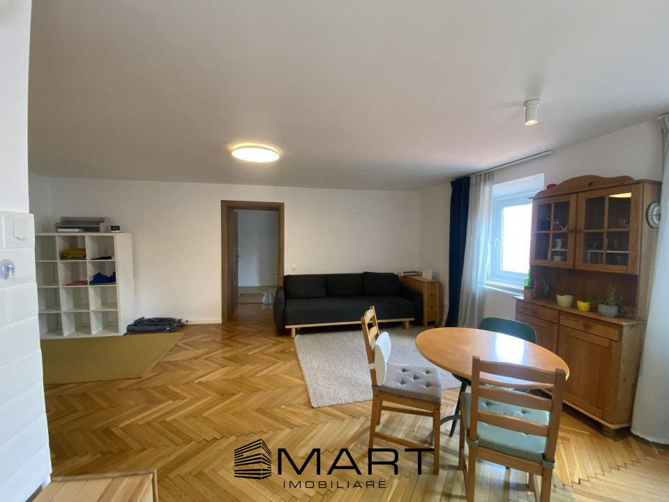 Apartament 3 camere in centrul istoric - strada Turnului si piata Huet