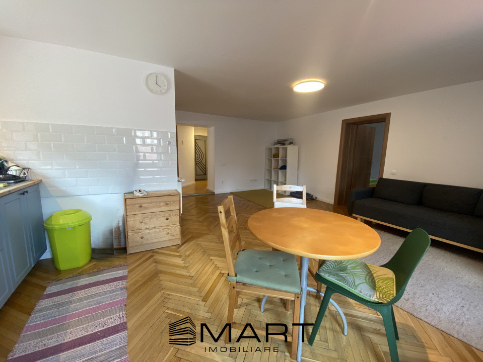Apartament 3 camere in centrul istoric - strada Turnului si piata Huet