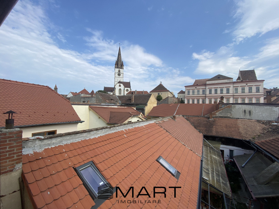 Apartament 3 camere in centrul istoric - strada Turnului si piata Huet