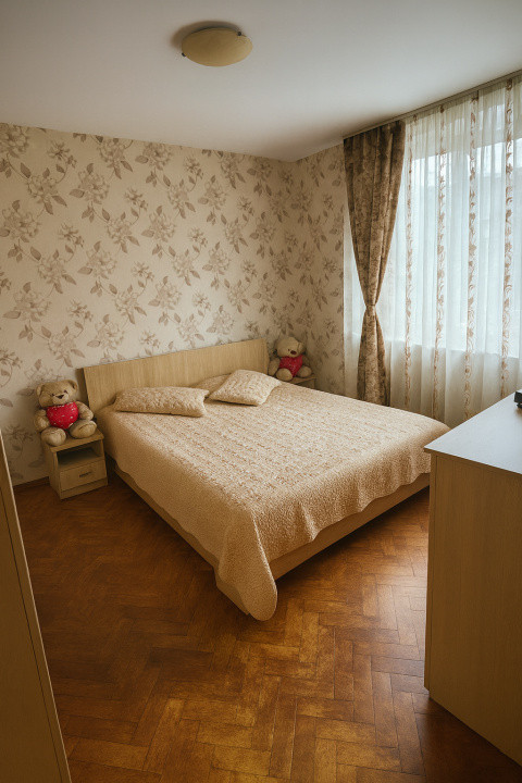 Apartament 3 camere decomandate zona Tractorul