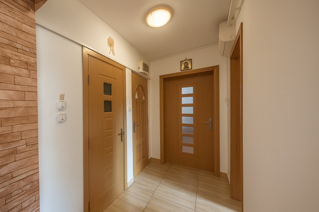Apartament 3 camere decomandate zona Tractorul