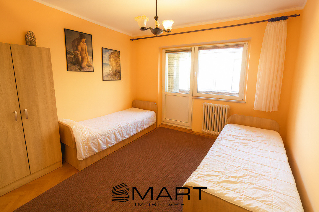 Apartament 4 camere etaj 3/4 zona Mihai Viteazul