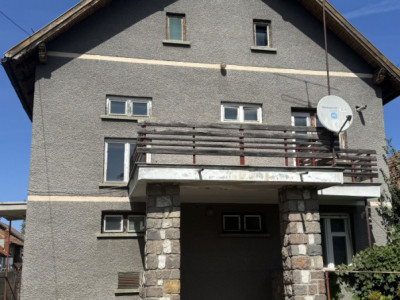 Casa  5 Camere 160 mp, zona  Aurel Vlaicu 