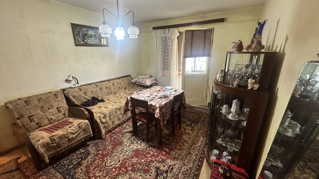 Apartament 2 camere semidecomandat zona Ciresica