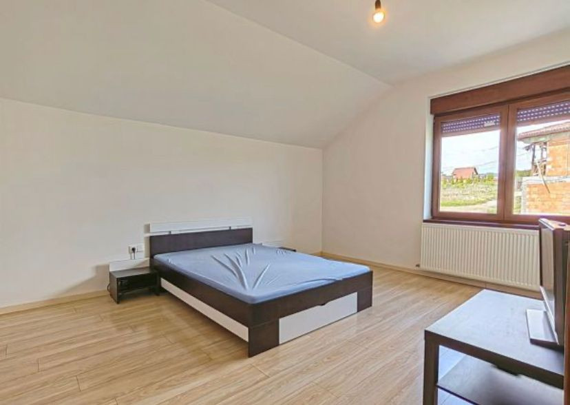 Casa 5 camere + teren 372mp cartier Bavaria