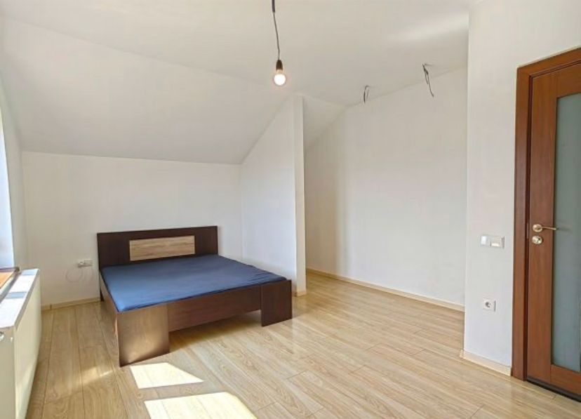Casa 5 camere + teren 372mp cartier Bavaria
