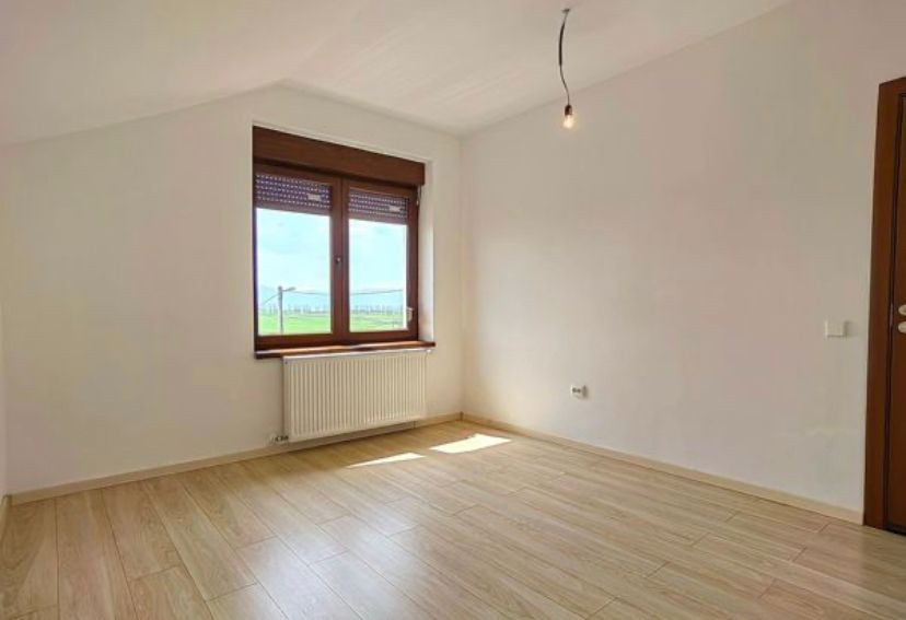 Casa 5 camere + teren 372mp cartier Bavaria