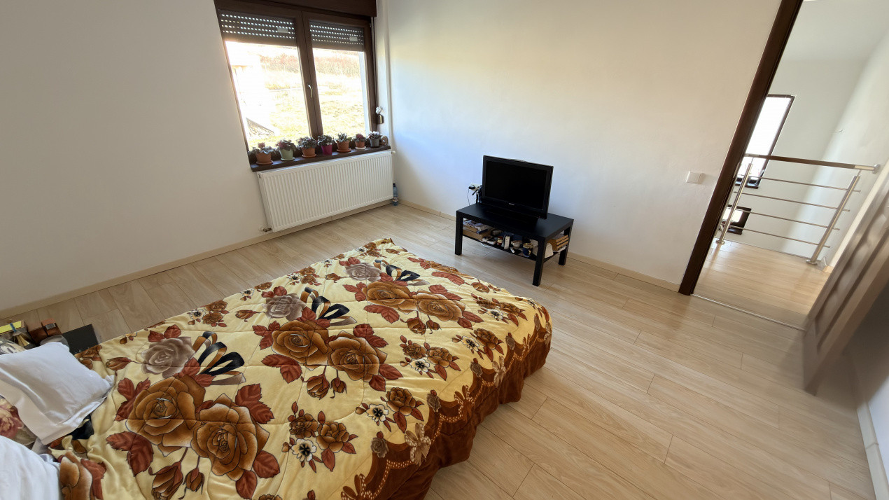 Casa 5 camere + teren 372mp cartier Bavaria