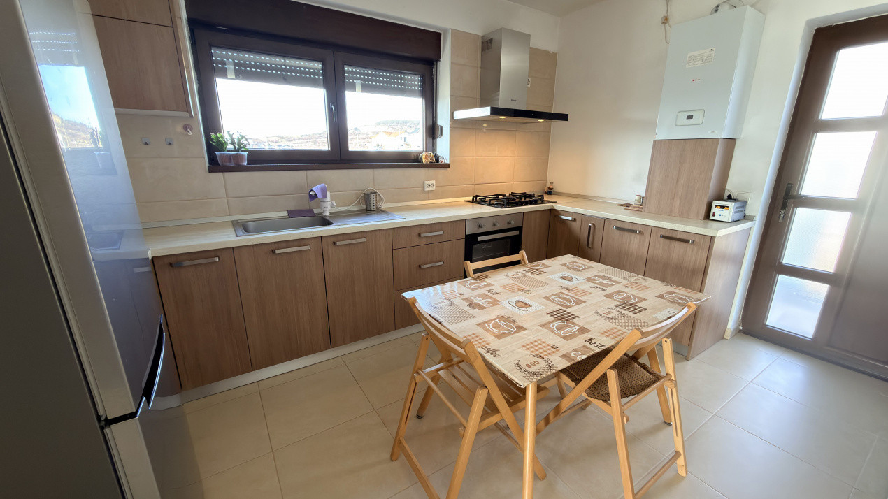 Casa 5 camere + teren 372mp cartier Bavaria