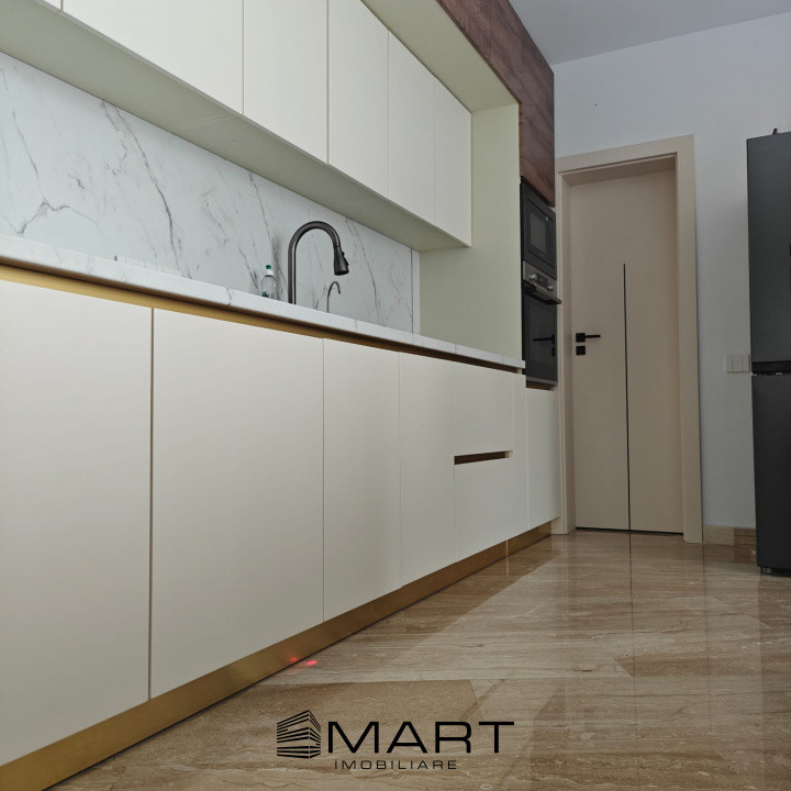 Casa lux 280mp teren 100 cartier Tineretului Sura Mica