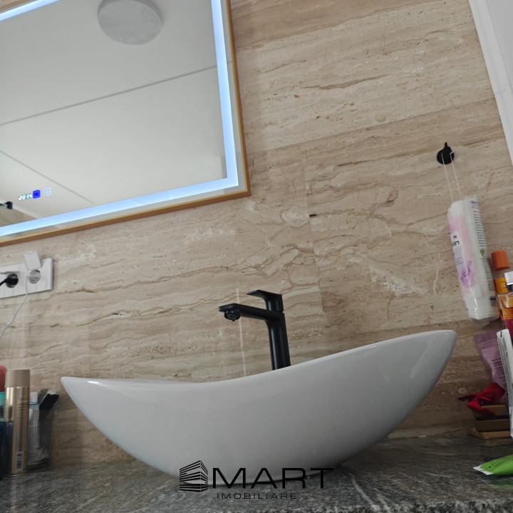 Casa lux 280mp teren 100 cartier Tineretului Sura Mica