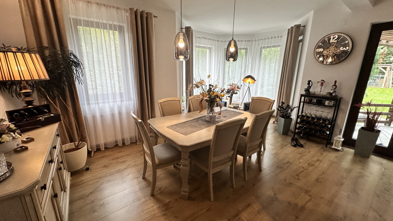 Casa de lux 5 camere zona Versailles