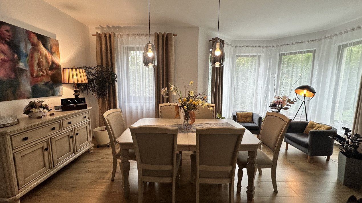 Casa de lux 5 camere zona Versailles