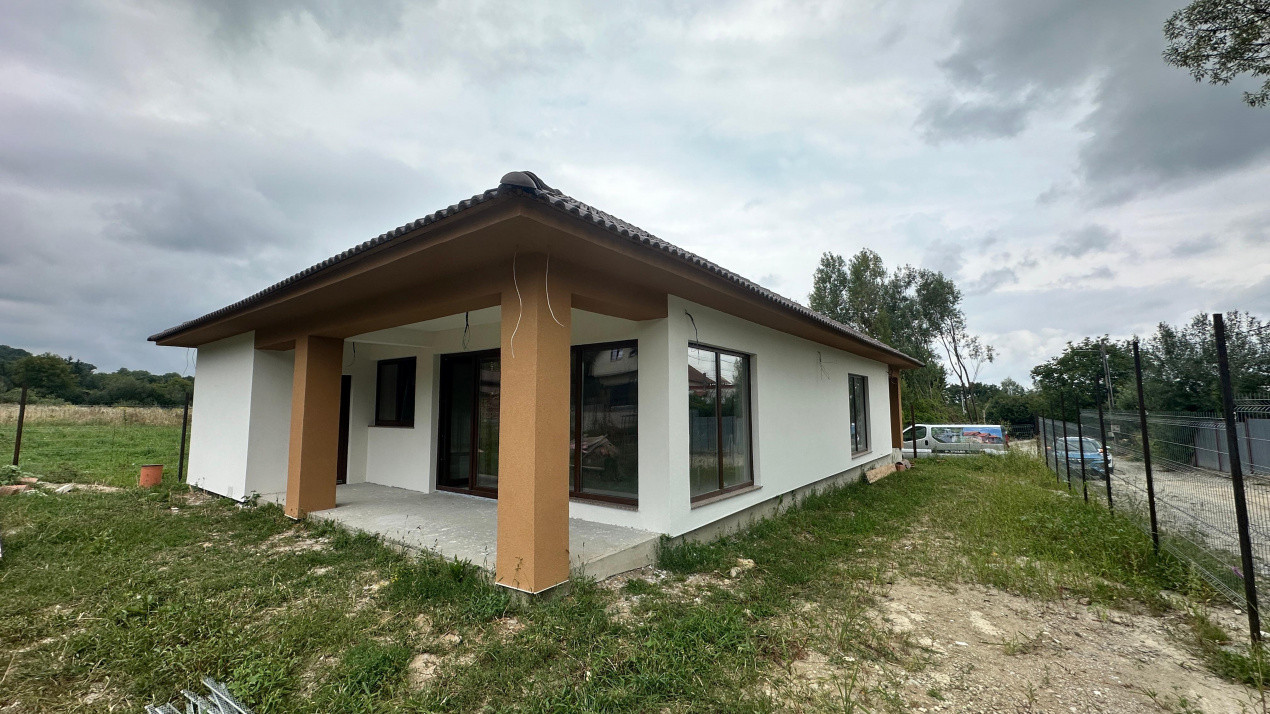 Casa noua pe un nivel - 4 camere, 150 mp, 2 fronturi stradale in Tocile