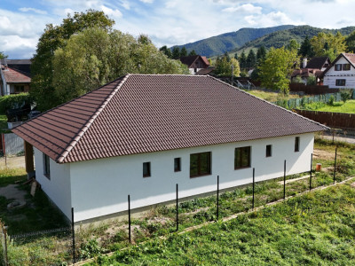 Casa noua pe un nivel - 4 camere, 150 mp, 2 fronturi stradale in Tocile