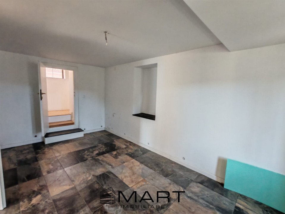 Apartament tip open space la casă,  curte proprie, zona Gusterita