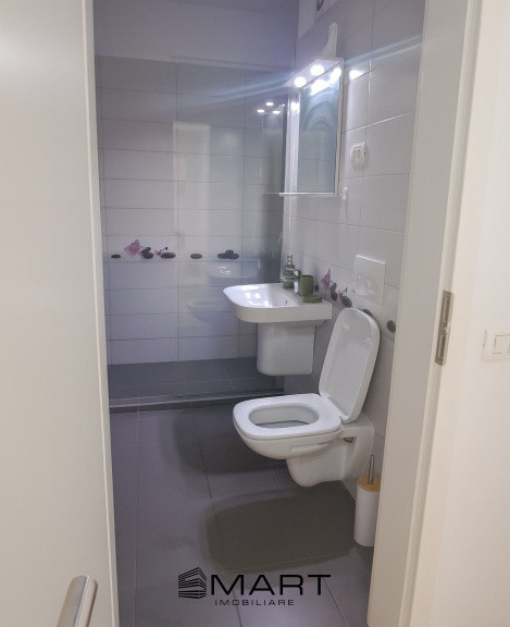 Apartament 2 camere 51 mp zona Tractorul 