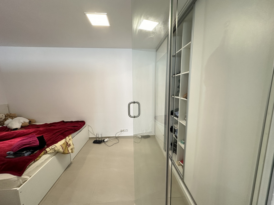 Garsoniera moderna cu curte zona Tilisca