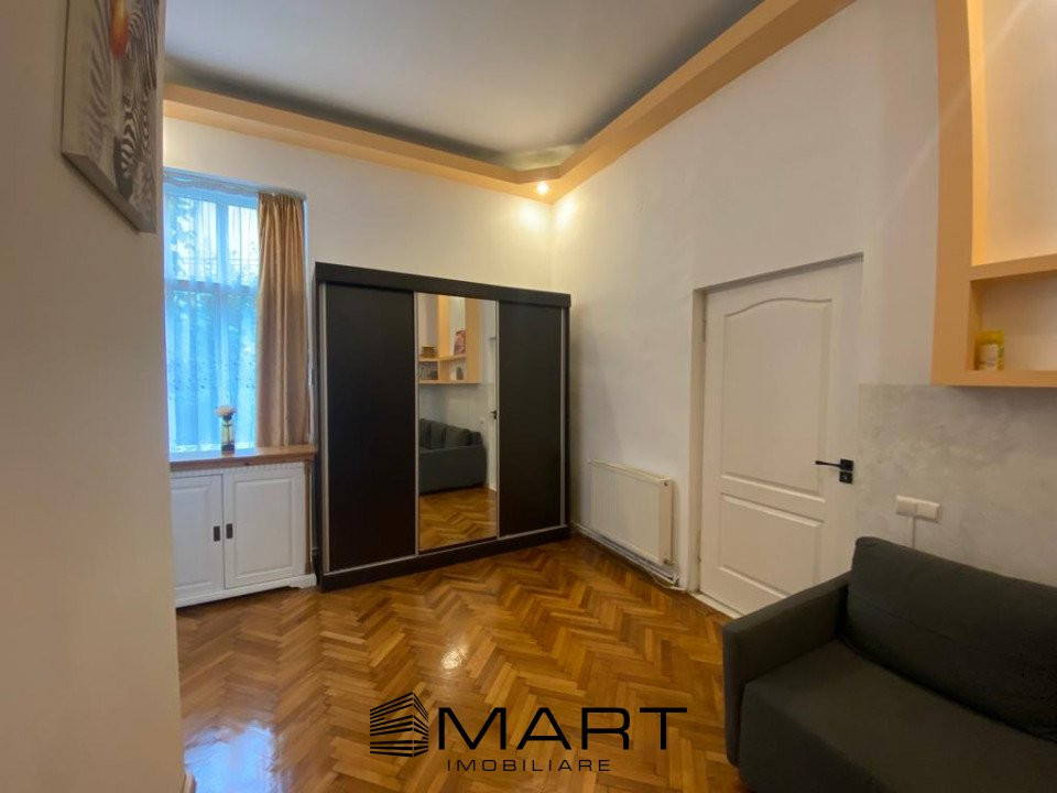 Apartament la casa 3 camere semidecomandat, zona centrala
