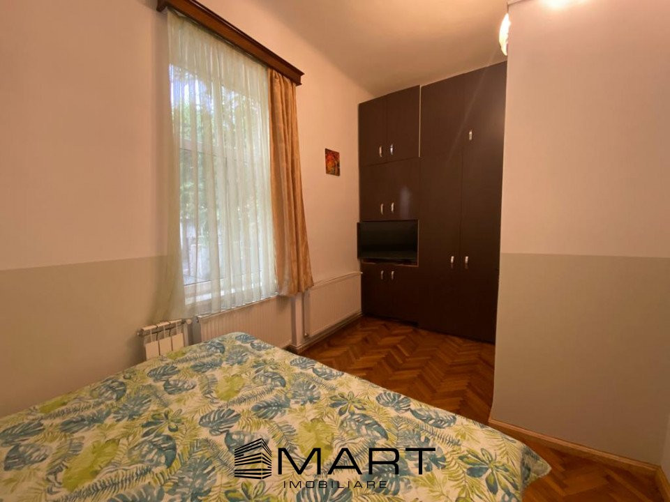 Apartament la casa 3 camere semidecomandat, zona centrala
