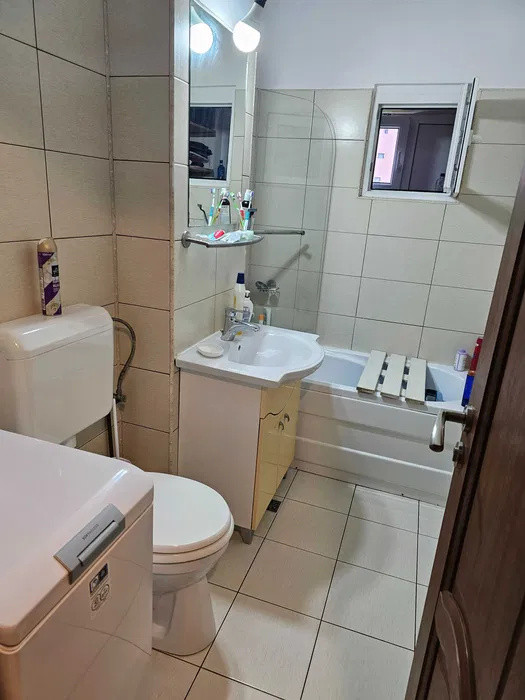Apartamet 4 Camere Tractorul