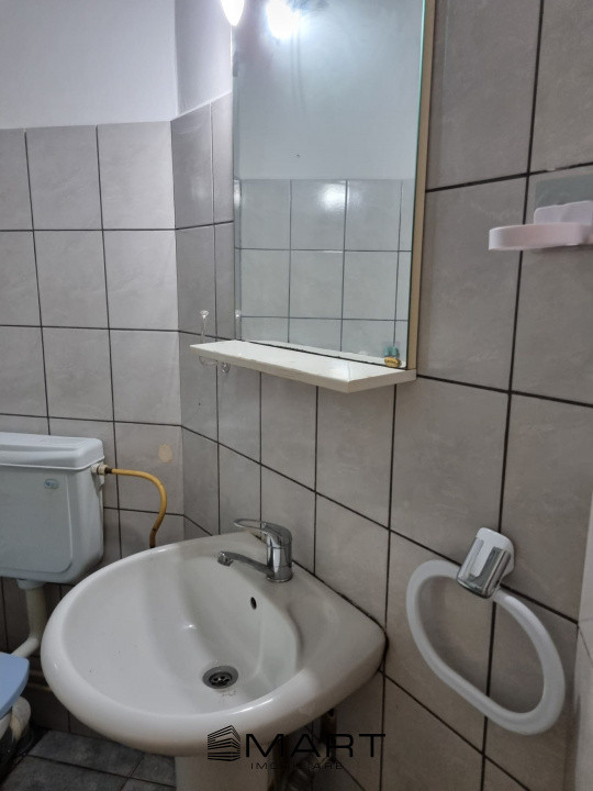 Garsoniera mobilata si utilata zona Broscarie