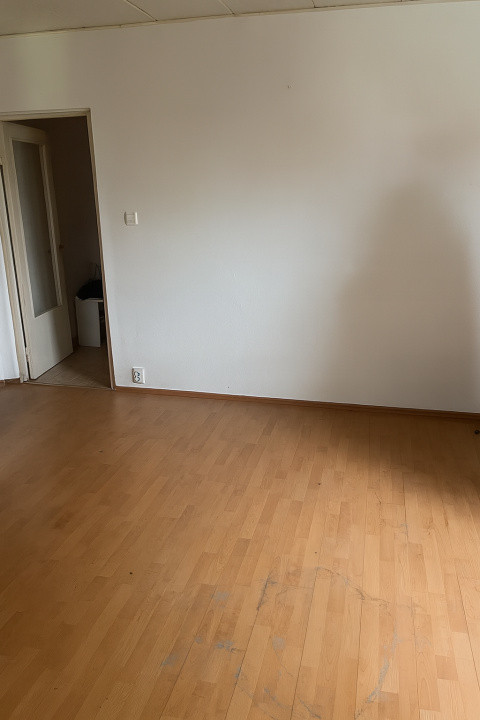 Apartament 2 camere et.2 zona Razboieni