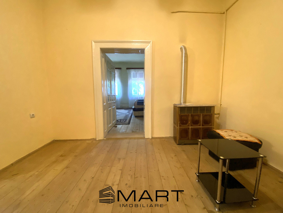 Casă 2 camere în Terezian, curte comună, posibilitate mansardare