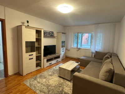 Apartament 3 camere 64 mp zona Astra