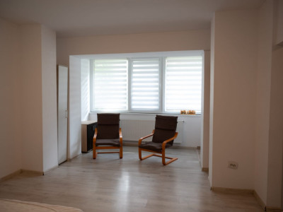 Apartament 2 Camere si Curte Zona Centrala 