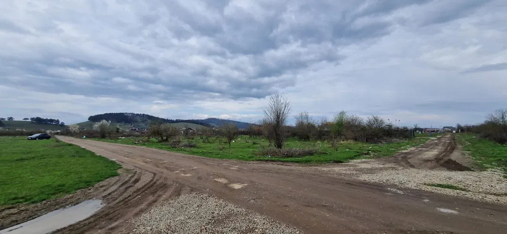 Teren Intravilan 800 mp Sanpetru