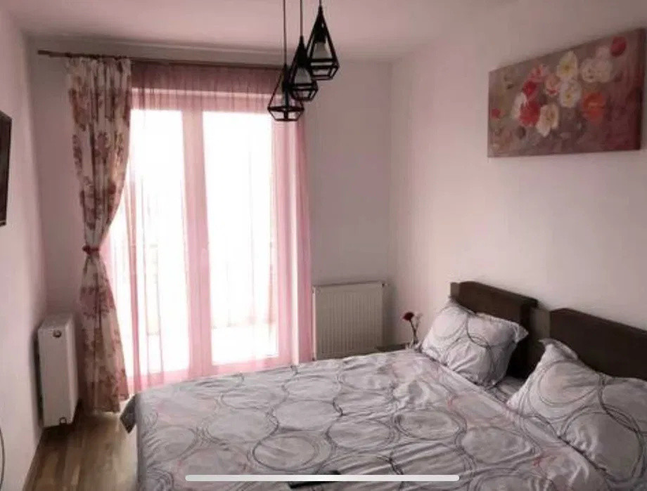 Apartament modern cu 2 camere, terasă și boxă – Tractorul, Brașov 