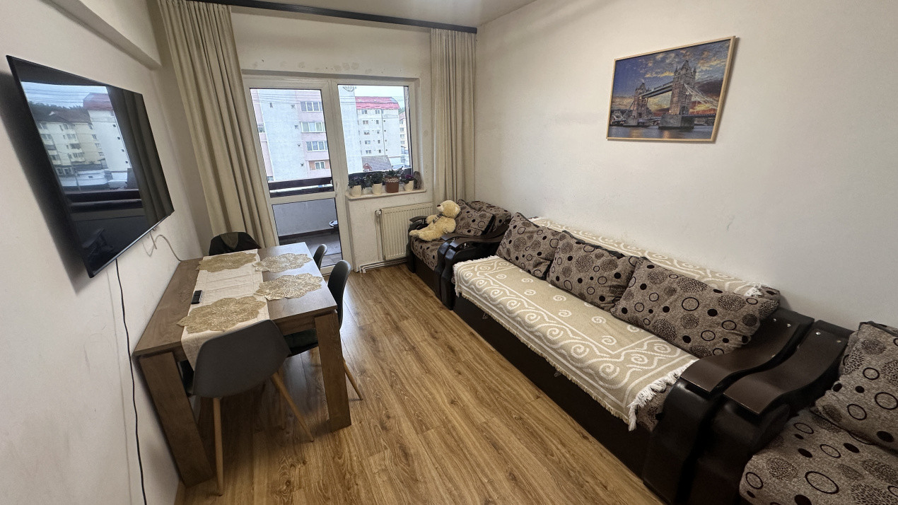 Apartament 3 camere decomandate Valea Aurie