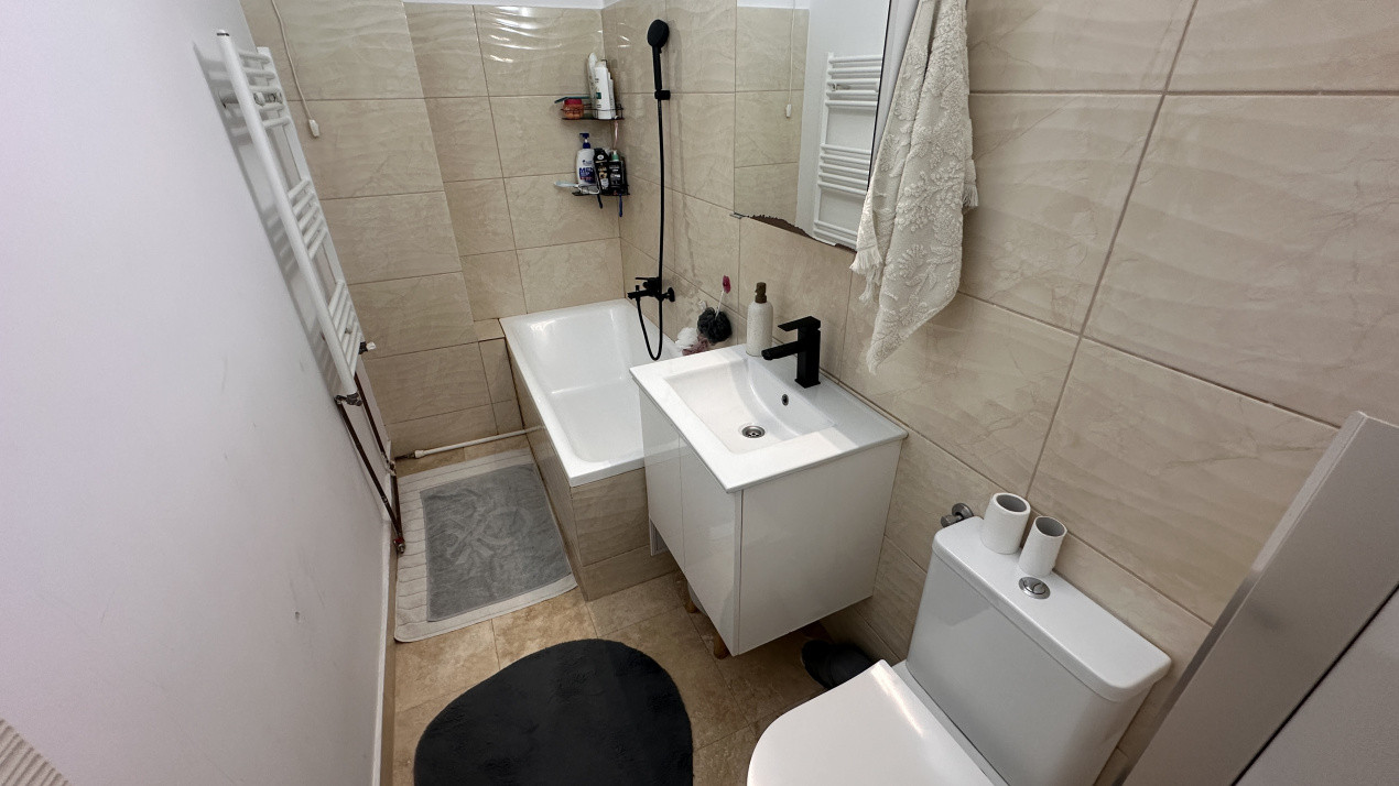 Apartament 3 camere decomandate Valea Aurie