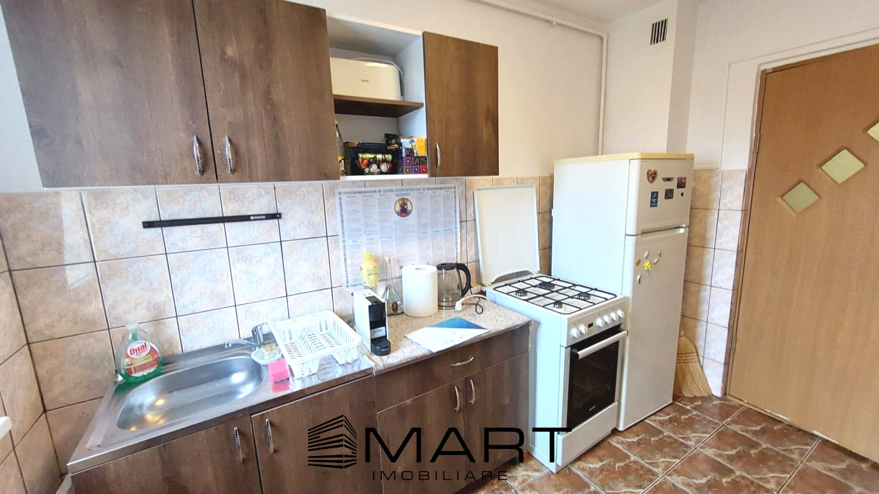 Apartament 2 camere renovat zona Vasile Aaron