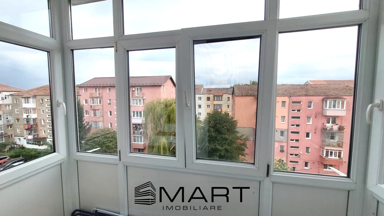 Apartament 2 camere renovat zona Vasile Aaron