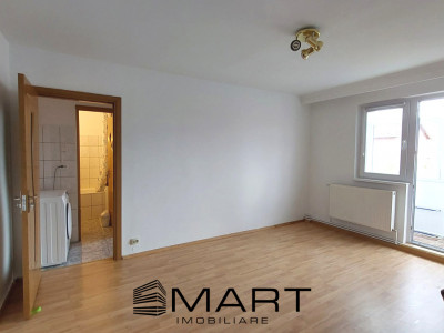 Apartament 2 camere renovat zona Vasile Aaron